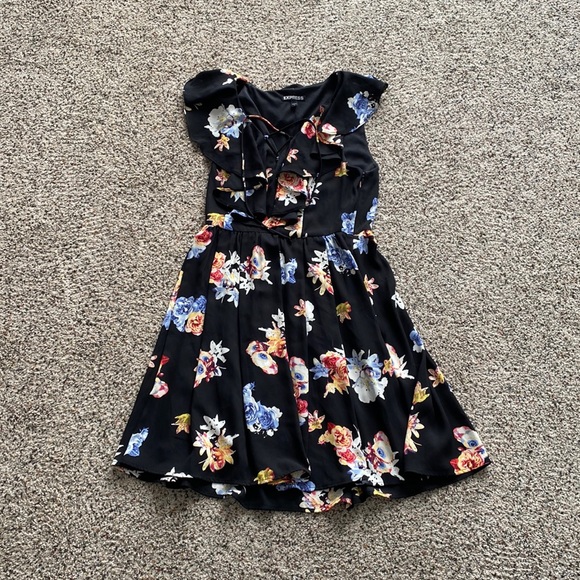 Express Dresses & Skirts - Express Size 0 Dress 🖤
